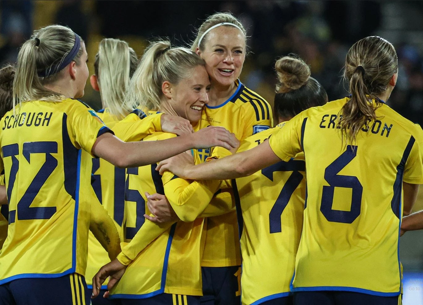 Five-star Sweden crush Italy to reach World Cup last 16
