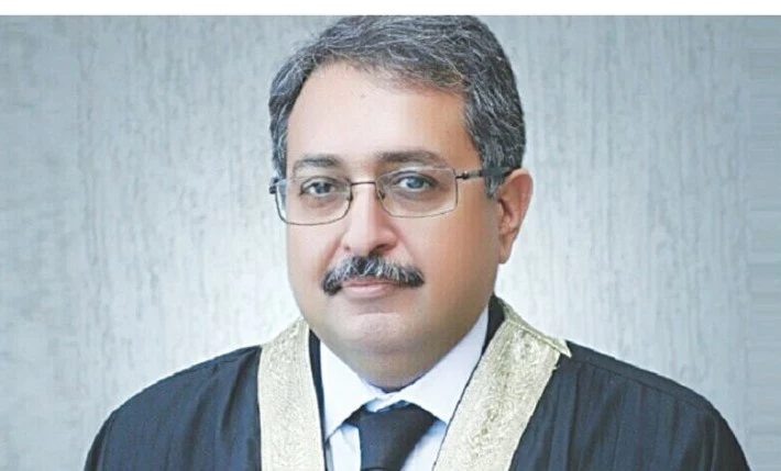 IHC cancels cause list of Chief Justice Farooq’s court