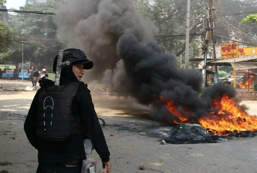 One dead, 12 wounded in Myanmar bomb blast
