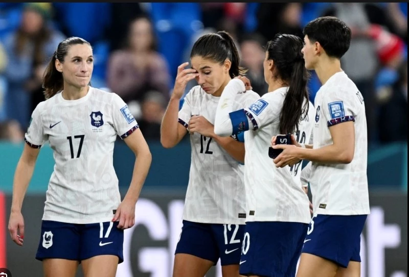 France warned to 'pull their socks up' or pay World Cup price