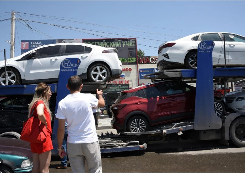 Armenia funnels US cars to Russia, in sanctions' evasion