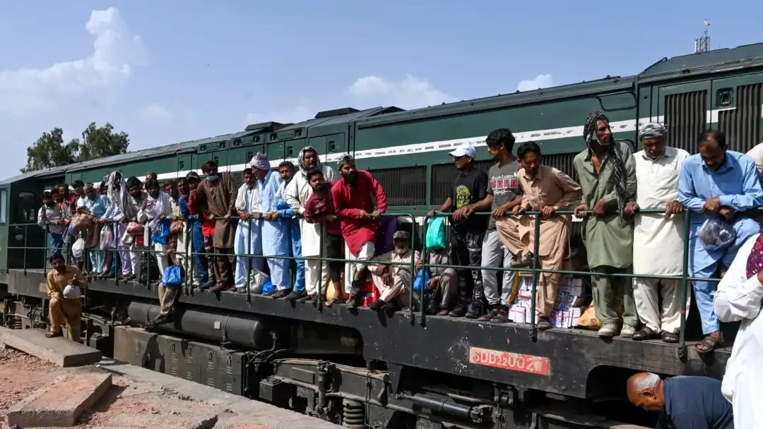 Trains' schedule on Lahore-Karachi route changed after accident