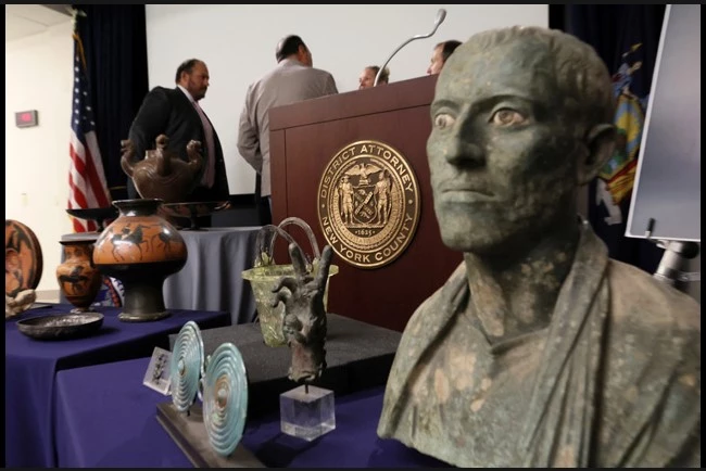 New York returns over 40 stolen antiquities to Italy
