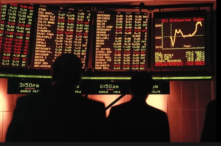 Stars foresee good returns for investing in stocks