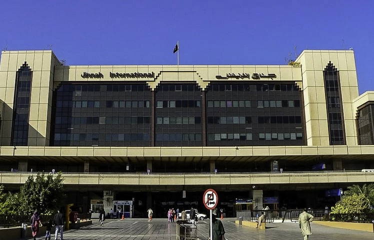 800g ice drug seized from courier office at Karachi Airport