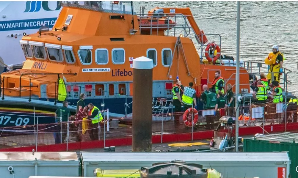 Paris takes over investigation into migrant Channel deaths