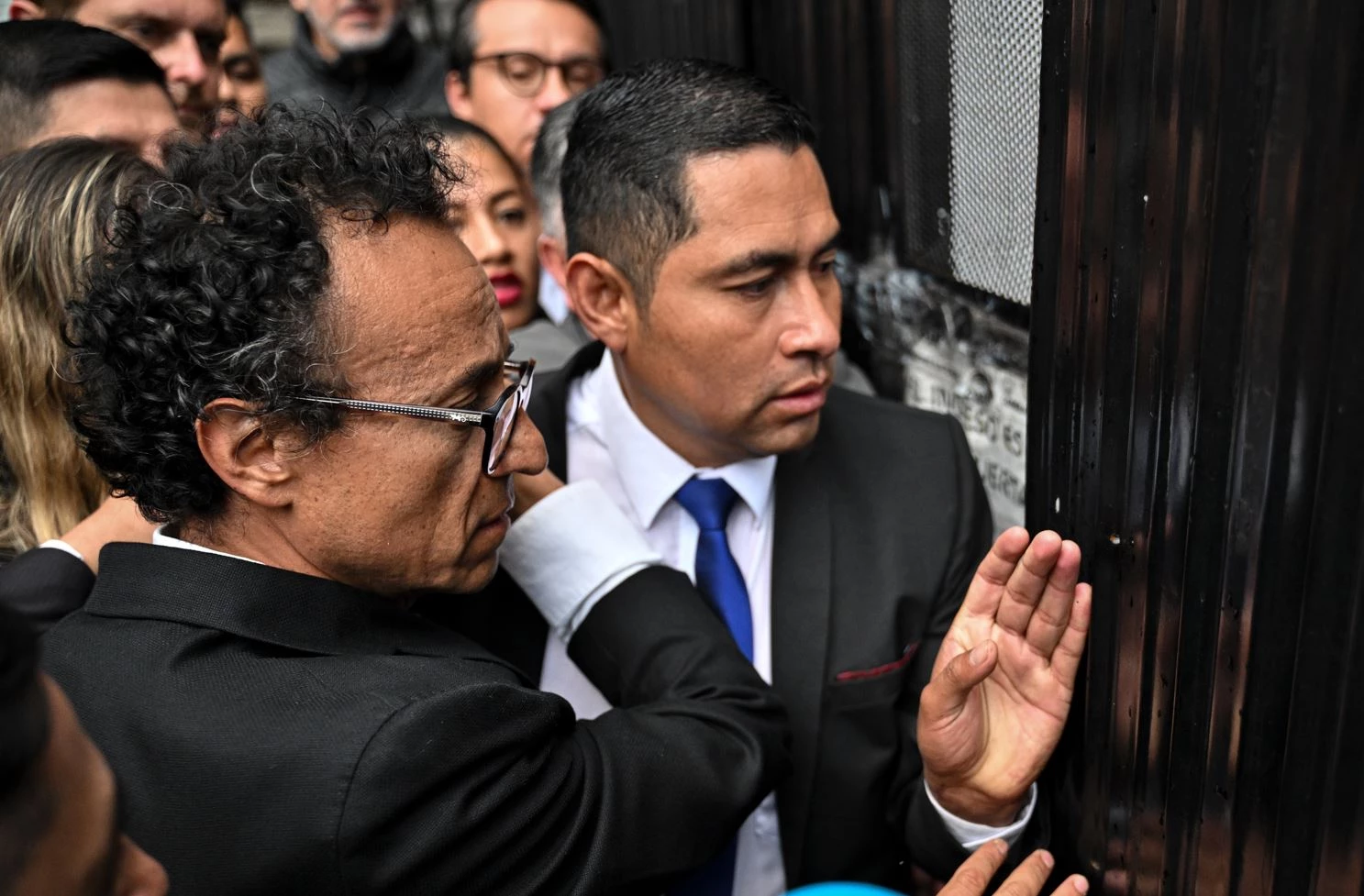 Party of slain Ecuador candidate taps reporter as replacement