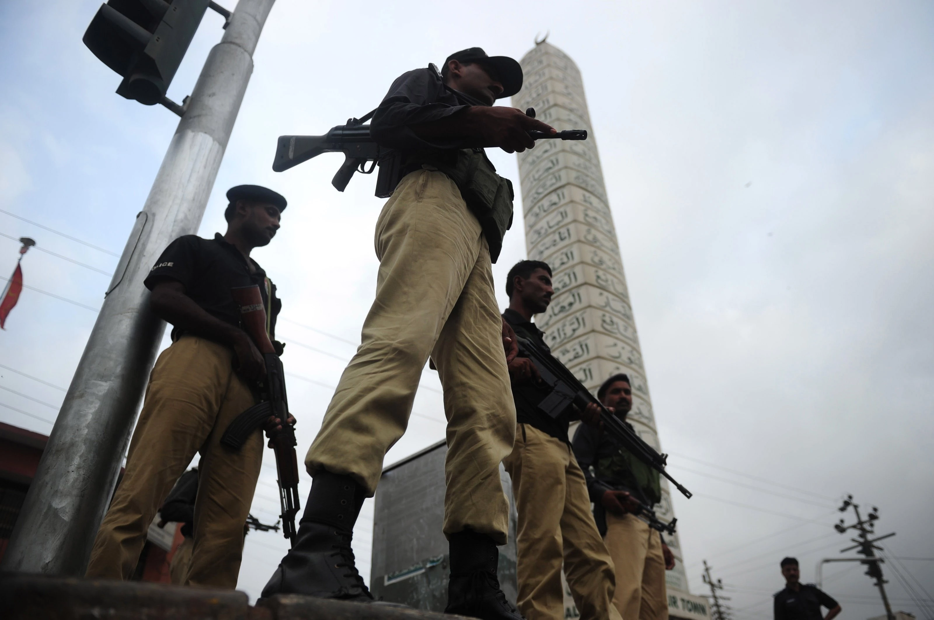 Five members of Corolla dacoits gang killed in Karachi encounter; two flee