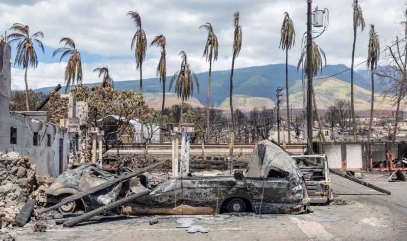 Hawaii wildfire toll tops 100