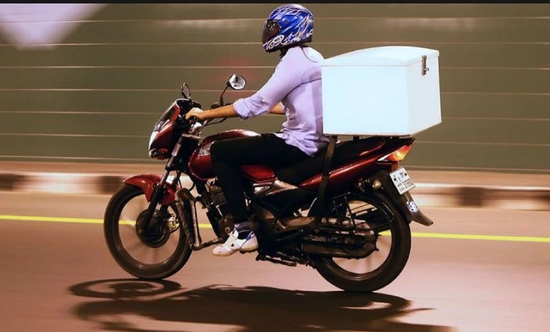 Food chain’s bike-rider shot dead in Karachi
