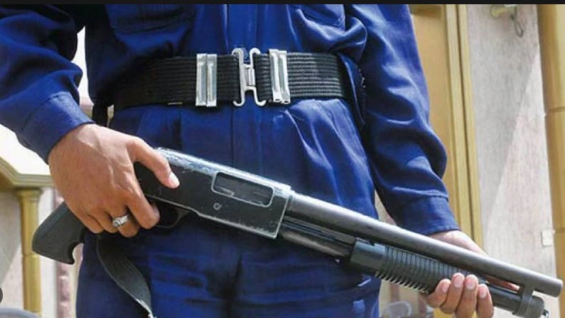Bank guard injured while foiling robbery in Karachi