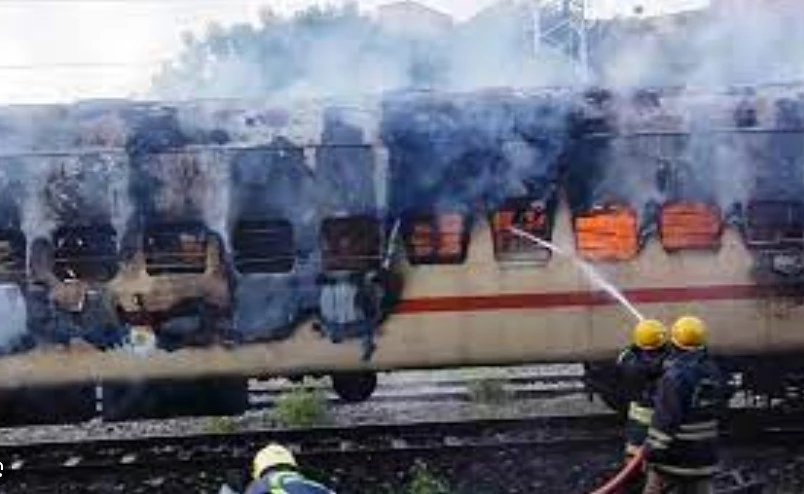 Nine killed in Indian train fire