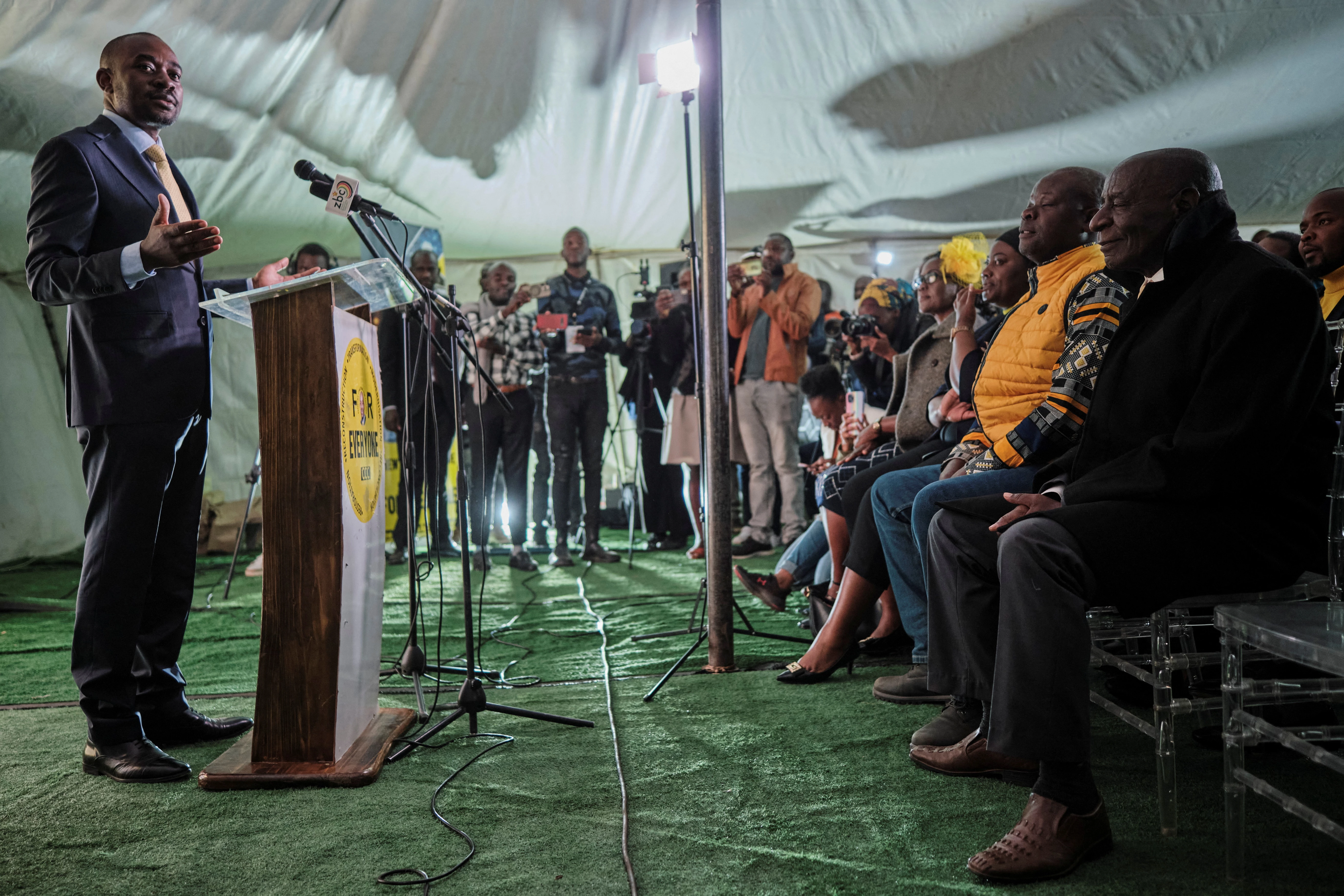 Zimbabwe opposition chief claims victory after contesting election