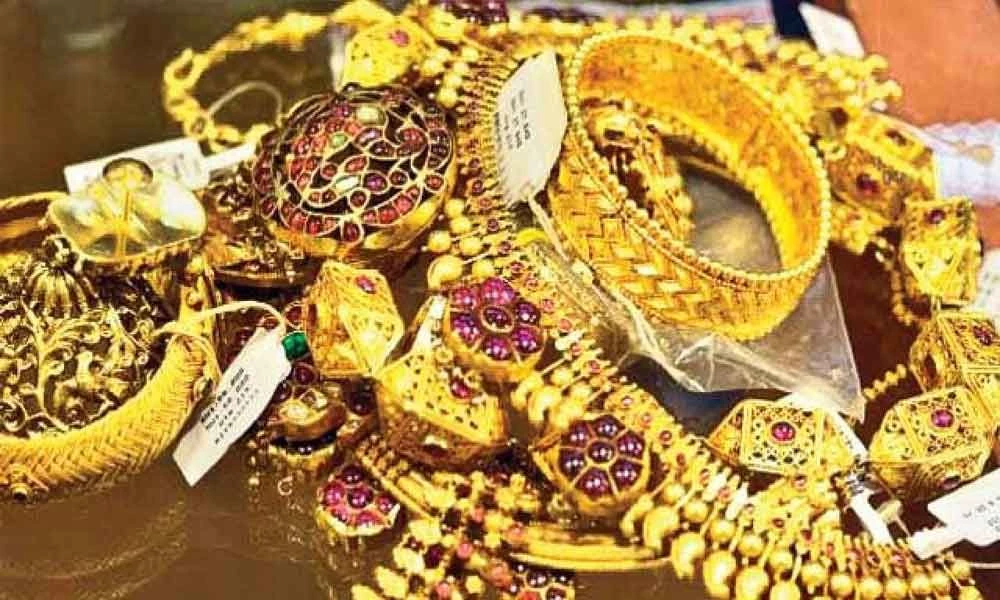 Sharp rise in gold prices in Pakistan