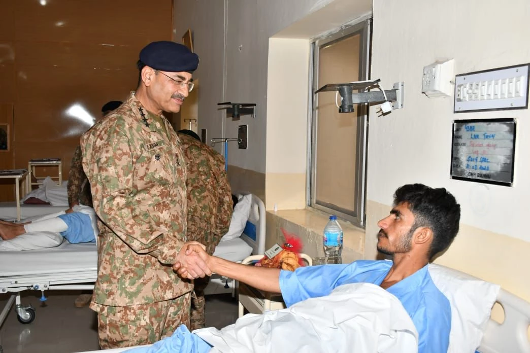 COAS visits Bannu, pays tribute to martyrs