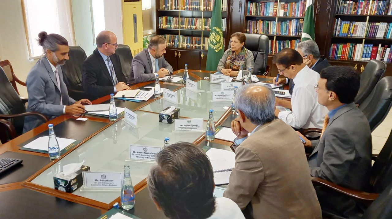 World Bank’s Country Director calls on Dr Shamshad Akhtar