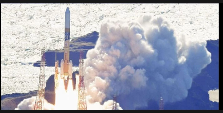 Japan launches 'Moon Sniper' mission