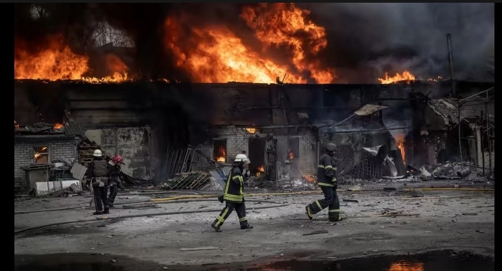 US announces $1b to aid Ukraine as Russian strike kills at least 17