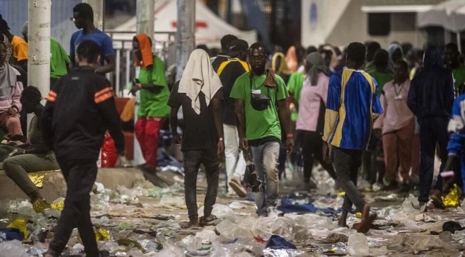 EU scrambles to address Italy island migrant surge
