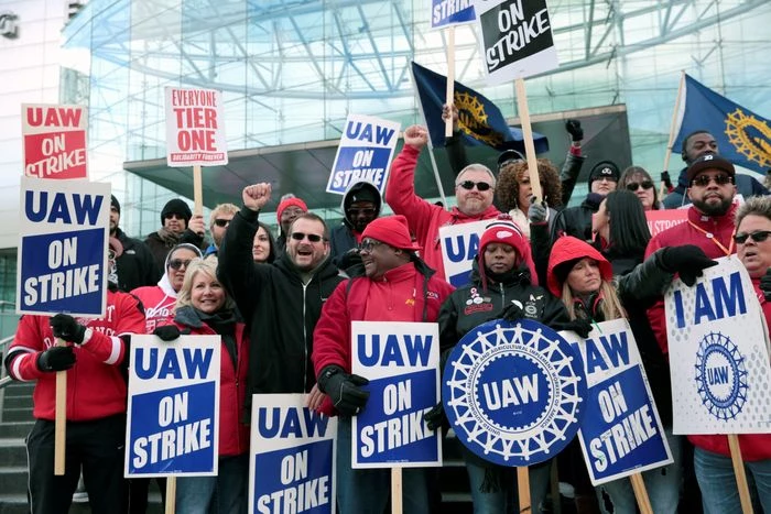 US auto union chief warns ready to 'amp up' strike if no deal