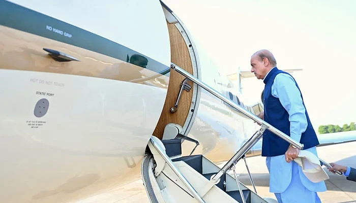 Shehbaz Sharif leaves for Pakistan eying crucial poll victory