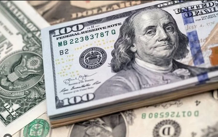 Pakistani rupee soars in value against US dollar in interbank