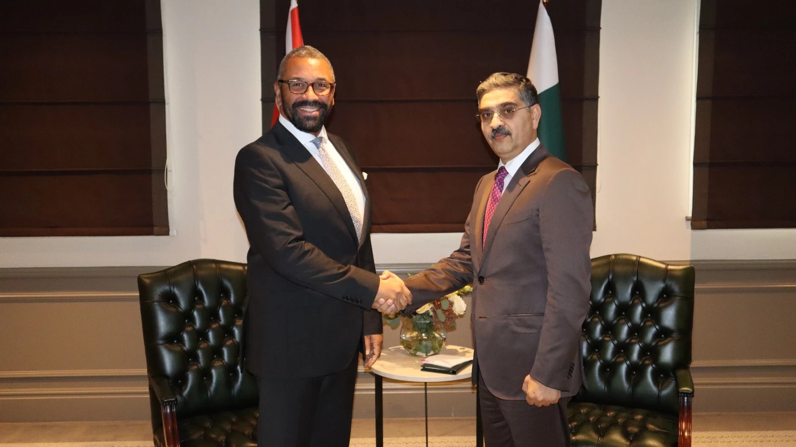 UK Foreign SecretaryJames Cleverly calls on PM Kakar in London