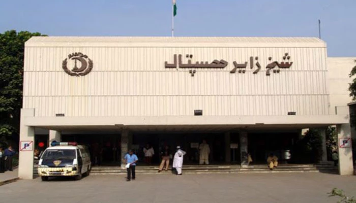 Strike by doctors, other staff enters 5th day at Shaikh Zayed Hospital in Lahore