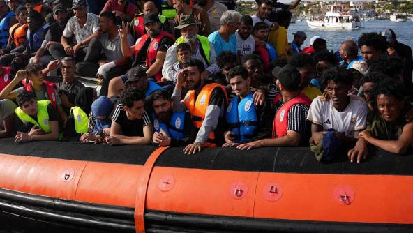 First migrants in a week land on Italy's Lampedusa