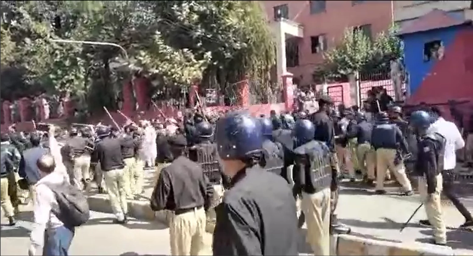 Police lathi-charge protesters rallying against electricity bills in AJK