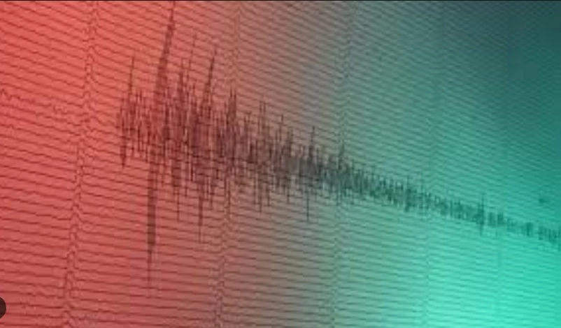 Second quake in days shakes Italy's volcanic Campi Flegrei