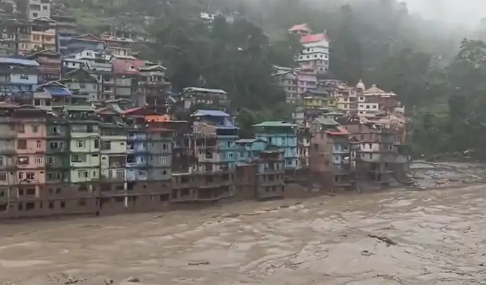 At least 23 Indian soldiers missing in flash flood