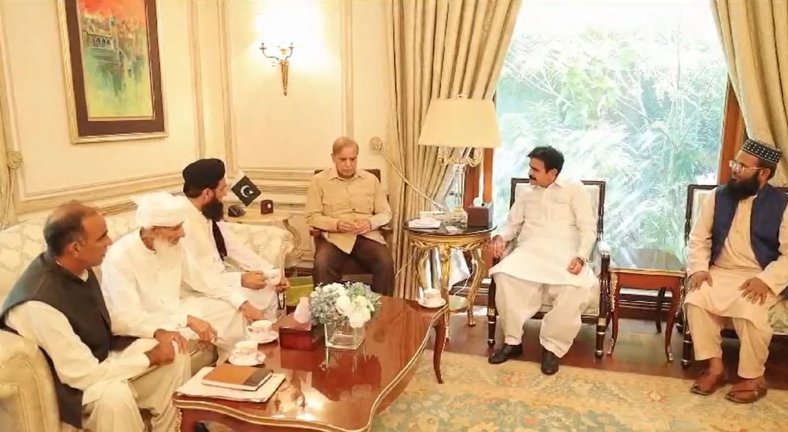 Shehbaz meets protesters, promises all-out help