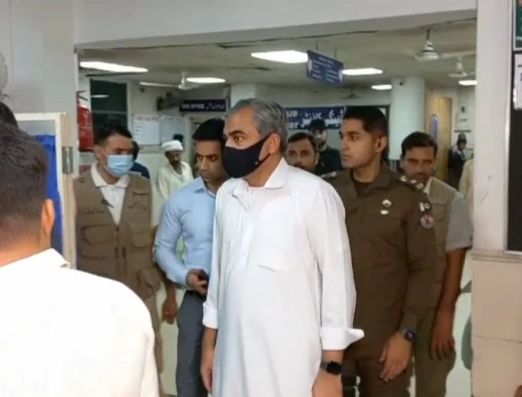 Punjab CM visits Lahore General Hospital