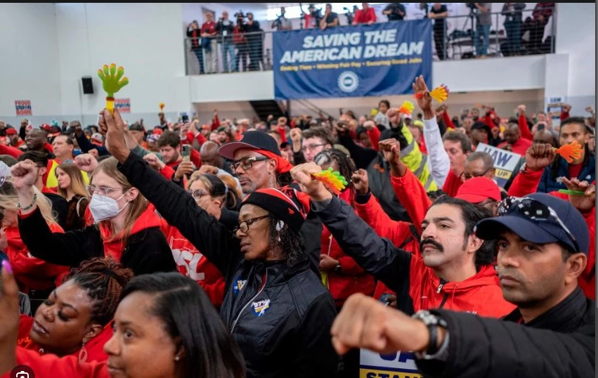 4,000 more autoworkers join US strike