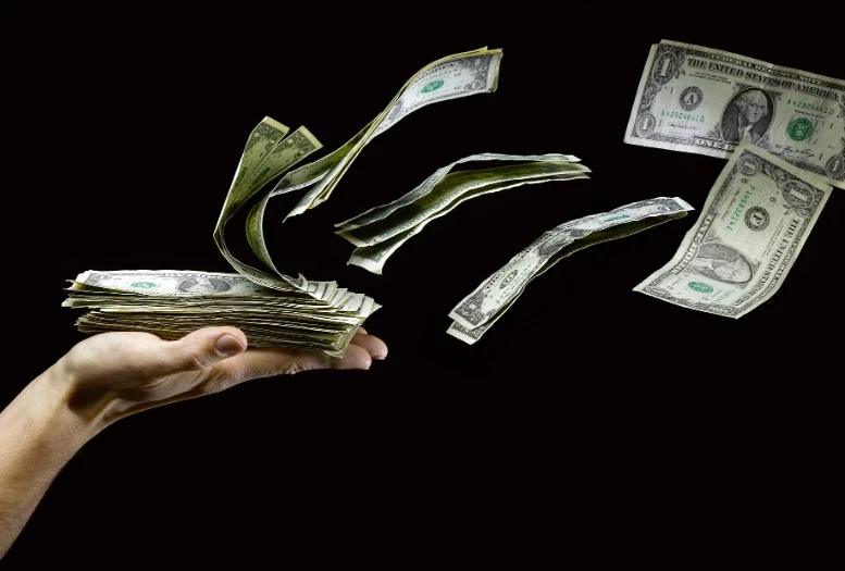 Stars warn folks against splurging money