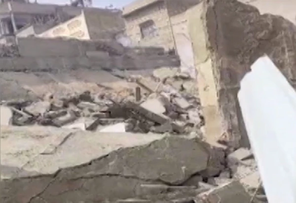 Three die, four injured in Karachi building collapse