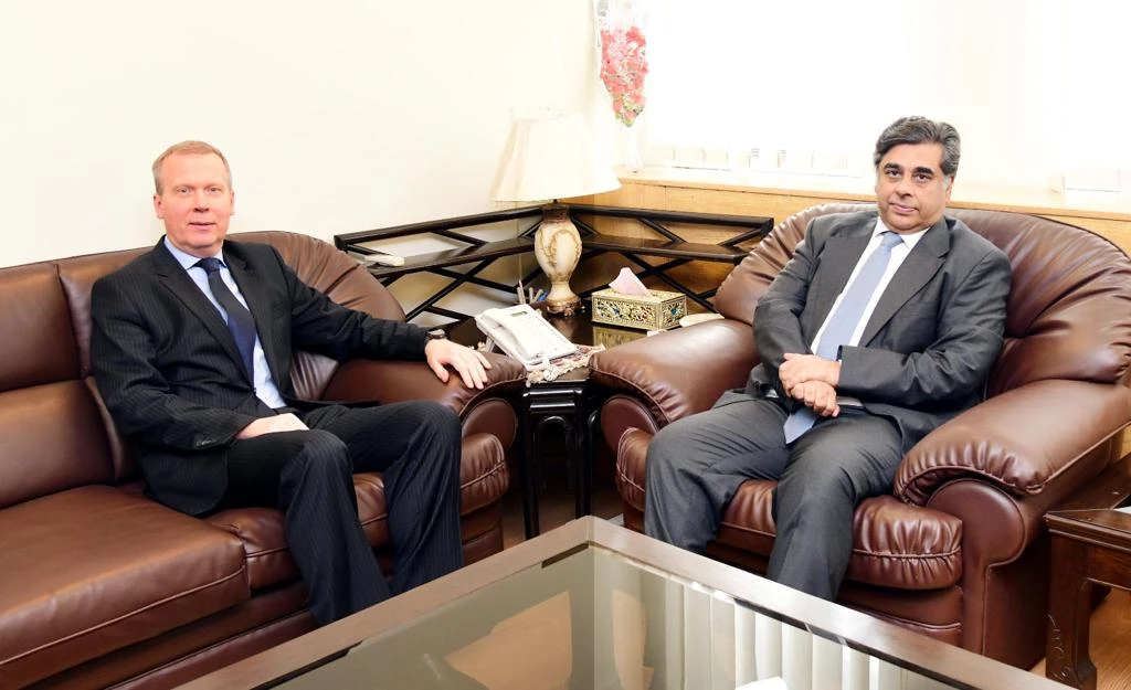 Gohar Ejaz, Russian ambassador pledge to strengthen bilateral trade ties