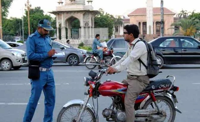 Rs2,000 fine over wrong parking, one-way traffic violation