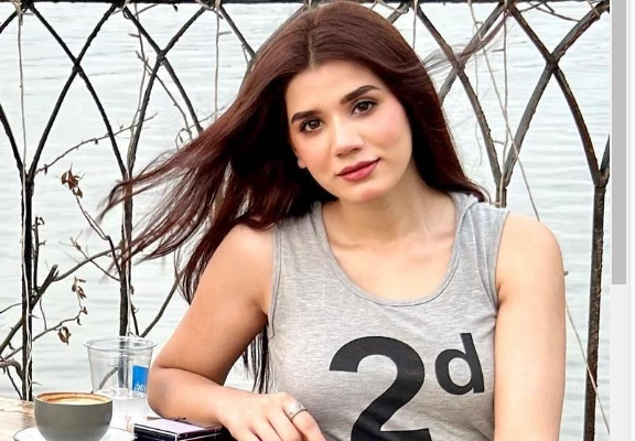 Kiran Ashfaque fires back at fan who called her ‘aunty’ and inquired about marriage