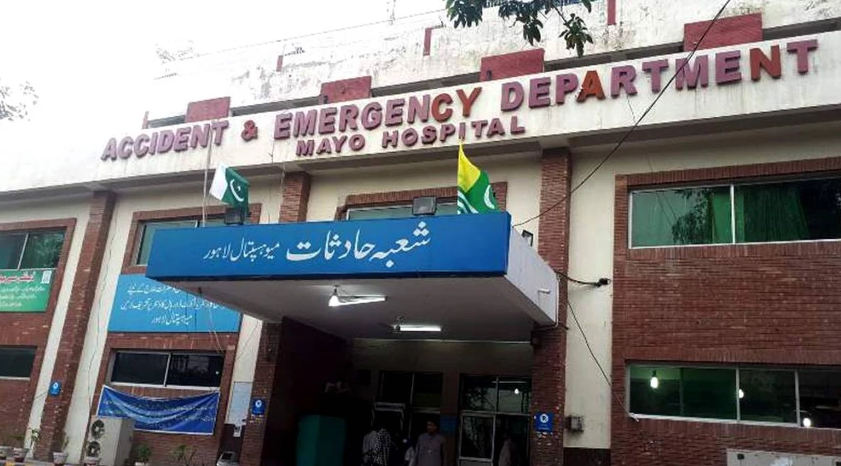 Naqvi reviews progress of Mayo Hospital's under-construction emergency wing