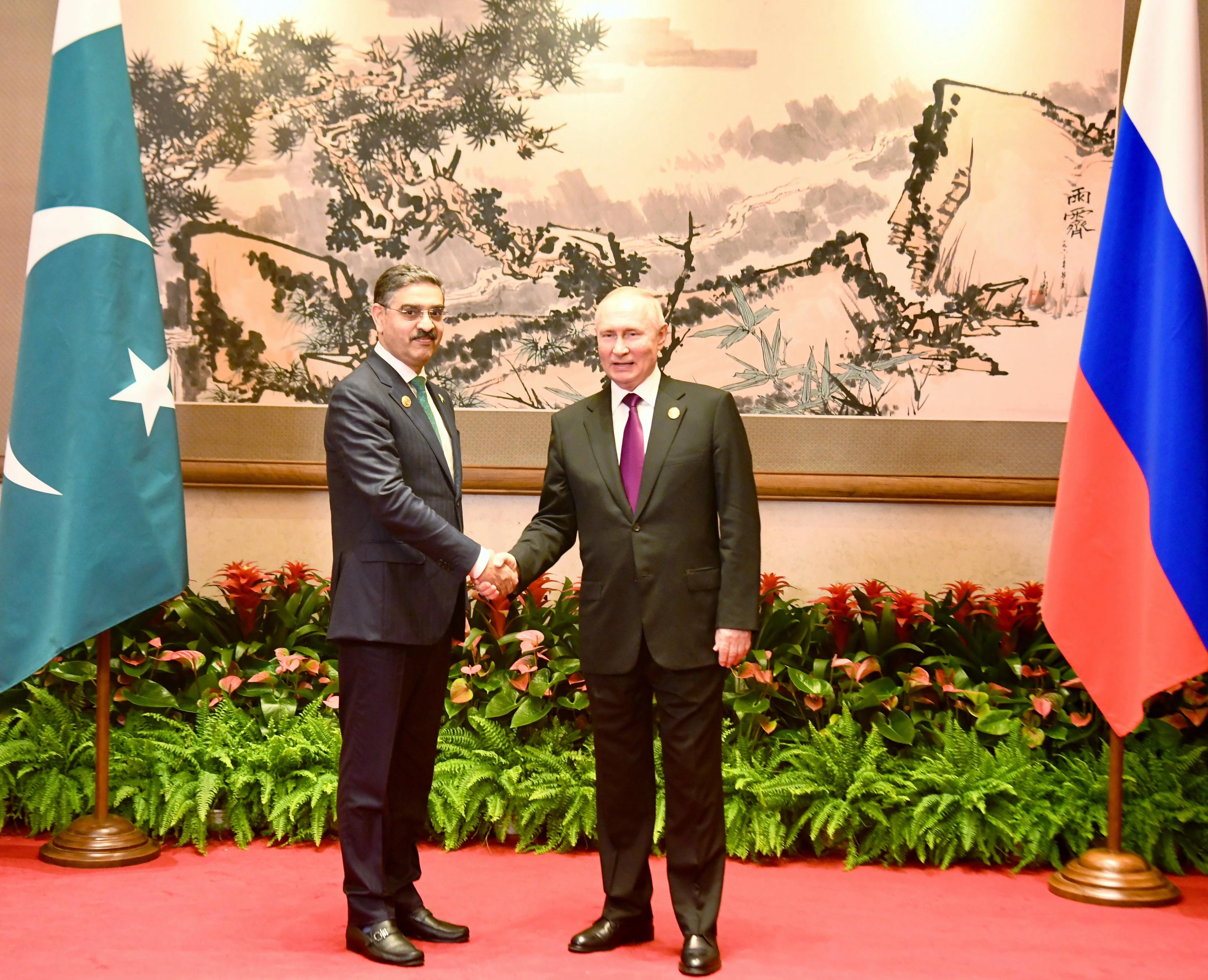 PM Kakar, Putin review bilateral cooperation in connectivity, trade & investment