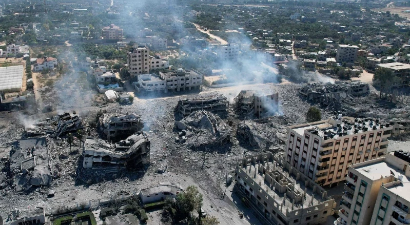 Gaza aid 'in next day or so' as Israel girds for offensive