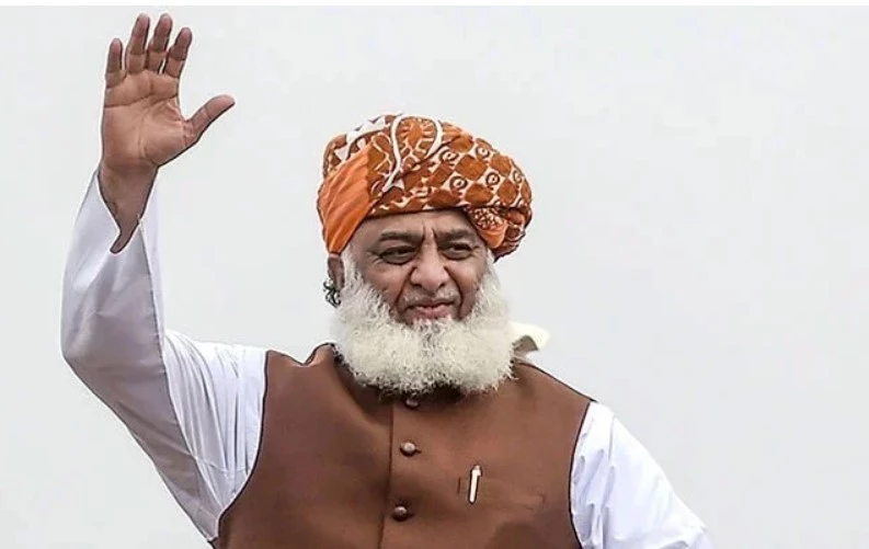 JUI chief Maulana Fazl reaches Quetta today