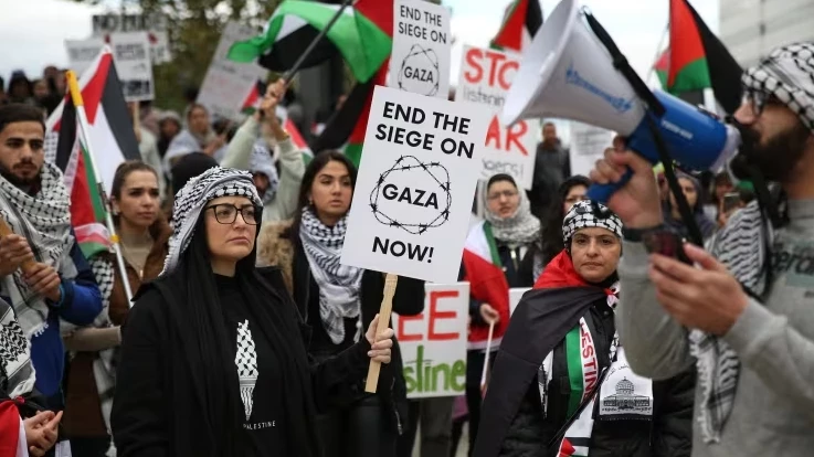 Palestinians rally in West Bank in support of Gaza