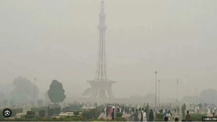 Lahore tops list of world’s most polluted cities as smog returns to engulf various parts of country