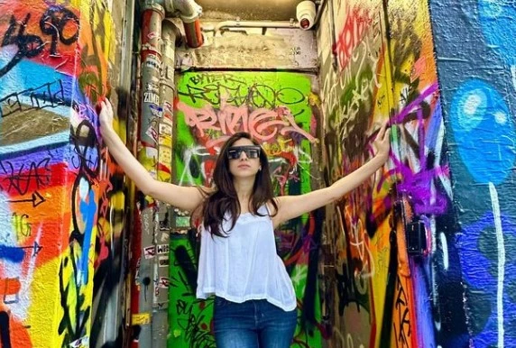Mariyam Nafees rocks Melbourne streets