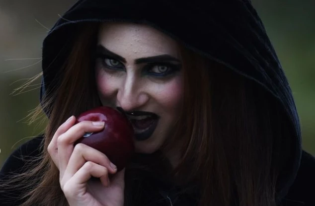 Inaya Khan’s Halloween look ignites social media gossip
