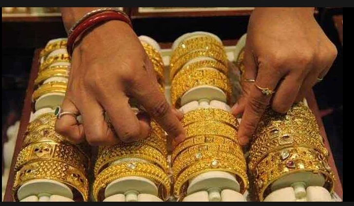 Gold price surged by Rs1,286 per tola