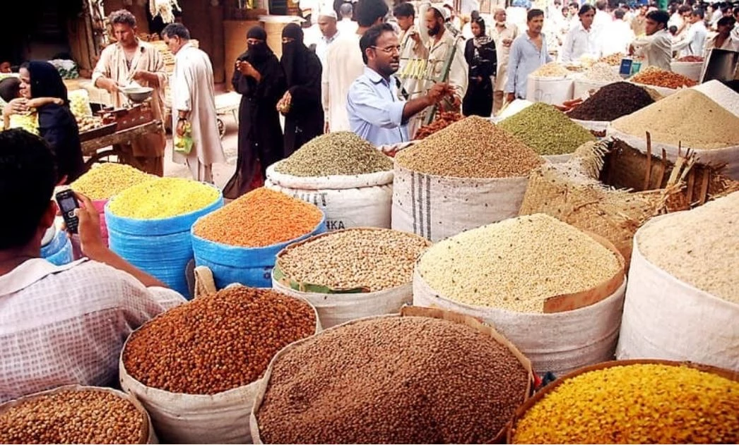 Inflation in Pakistan surges to 29.88 percent